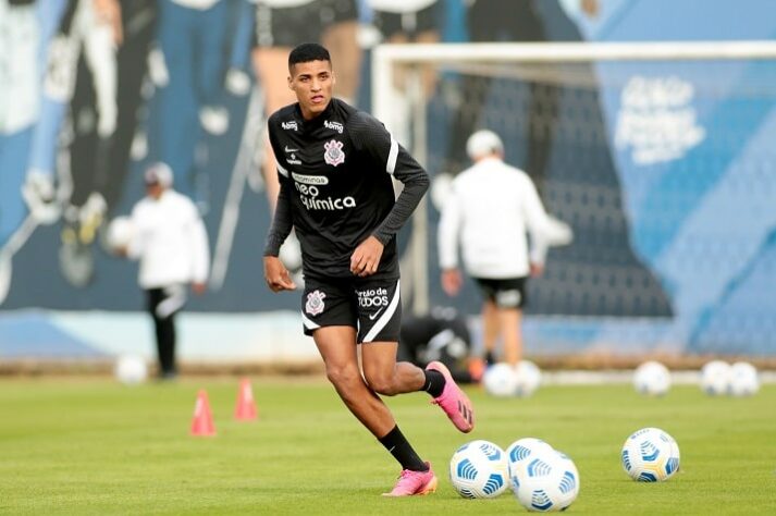 FECHADO - O América-MG acertou a contratação do atacante Rodrigo Varanda, que chega por empréstimo do Corinthians até o final do ano. O jogador de 20 anos estava no Akritas Chlorakas, do Chipre.