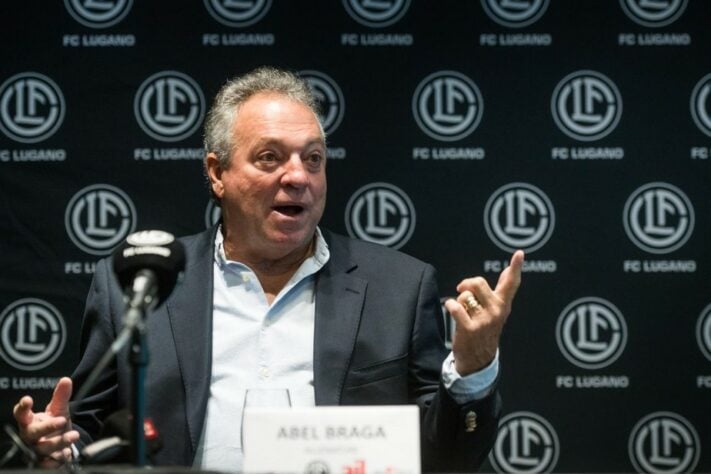 ABEL BRAGA: último trabalho como treinador foi no FC Lugano (SUI) – livre no mercado desde setembro de 2021.