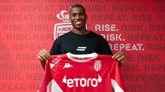 ESFRIOU - O Santos está pessimista quanto à contratação do volante Jean Lucas. Ainda sem descartar completamente o negócio, o Peixe tenta um empréstimo com obrigatoriedade de compra junto ao Monaco (FRA). Porém, o Alvinegro arcaria integralmente com os salários do jogador, que gira em torno de R$ 1 milhão por mês, fora da realidade financeira do clube.