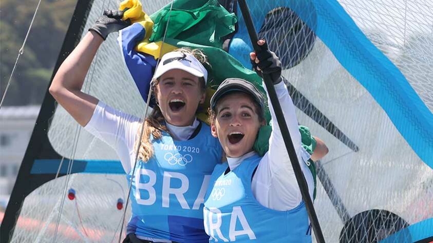 VELA - Martine Grael e Kahena Kunze são bicampeãs olímpicas. A dupla brasileira conquistou a medalha de ouro na classe 49erFX de vela e repetiu o feito da Olimpíada do Rio, em 2016. Foi a oitava medalha de ouro da história do Brasil na vela em Olimpíadas.