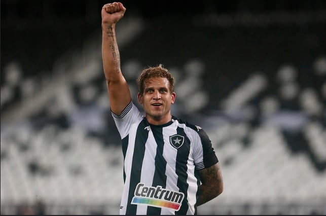 Rafael Moura - Clube: Botafogo - Idade: 38 anos - Valor de mercado segundo o Transfermarkt: 250 mil euros (aproximadamente R$ 1,56 milhão) - Contrato até: 31/12/2021.