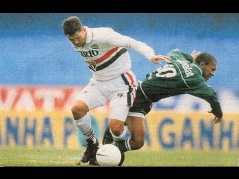 Palmeiras 1 x 5 São Paulo - 1999: goleada do Tricolor no Campeonato Paulista.  O lateral-esquerdo Serginho foi o grande destaque da partida, marcando três gols e dando duas assistências para os outros dois gols de Marcelinho Paraíba e Edu.