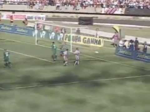 Palmeiras 4 x 4 São Paulo - 1999: um dos Choques-Reis mais marcantes. O Verdão vencia por 4 a 3 até os 37 minutos do segundo tempo, quando o Tricolor empatou com um pênalti.  Agnaldo e Jackson, do Palmeiras, foram expulsos.