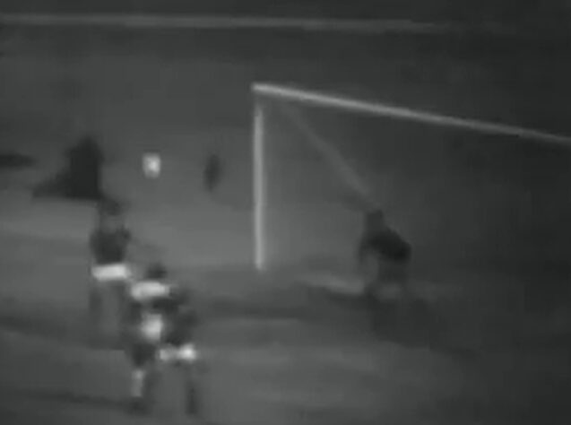 São Paulo 2 x 0 Palmeiras - Libertadores 1974: pelo grupo 2 da competição, Terto marcou os dois gols da vitória são-paulina sobre o Alviverde.