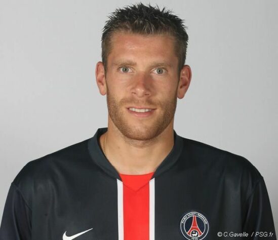 Lateral-direito: Sylvain Armand (francês) - 31 anos na época - camisa 22 - atualmente aposentado como jogador
