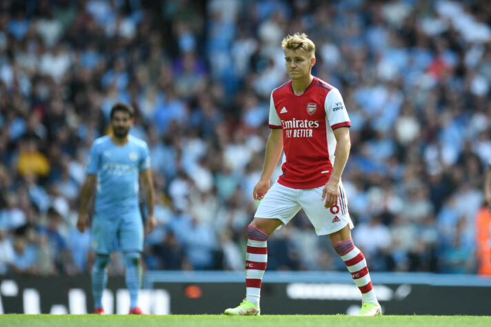 ESQUENTOU - De olho em reforços para o meio-campo, o PSG está interessado em Martin Odegaard, do Arsenal, segundo o "Daily Mail". No entanto, os Gunners contam com o norueguês e não facilitarão uma saída. 