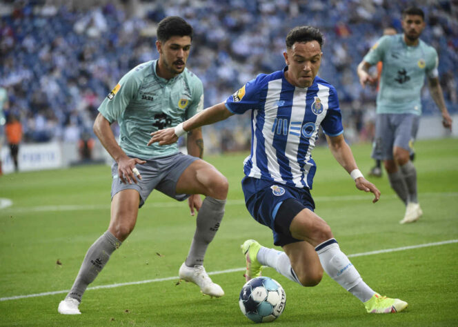 GRÊMIO: Cássio (Corinthians), Vanderson (Mônaco), Mário Fernandes (CSKA), Léo (Chapecoense), Marcelo Hermes (Criciúma); Lucas Leiva (Grêmio), Arthur (Juventus), Matheus Henrique (Sassuolo); Pepê (Porto) [foto], Douglas Costa (LA Galaxy) e Everton Cebolinha (Flamengo).