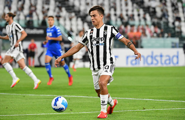 ESQUENTOU - Dybala está praticamente de contrato novo com a Juventus. Após negociações entre o meia argentino e o clube italiano, o acordo está próximo de ser selado e o vínculo entre as partes estenderia mais quatro anos, terminando em junho de 2026, segundo César Luis Merlo.