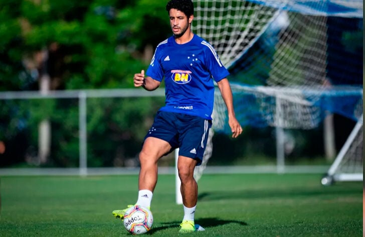 Léo (zagueiro - 33 anos): depois de quase 11 anos no Cruzeiro, o jogador está livre no mercado. 
