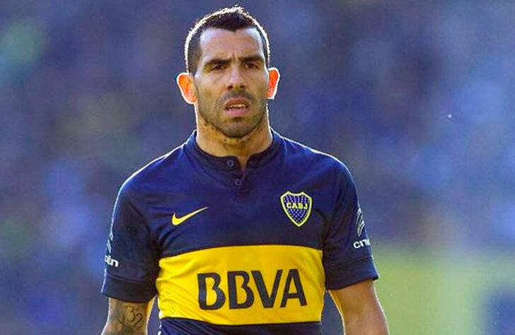 Carlos Tévez - Atacante argentino de 38 anos. O último clube do jogador foi o Boca Juniors (ARG). Está sem contrato desde julho de 2021. O atleta está aposentado, mas já cogitou retornar em diversas ocasiões.
