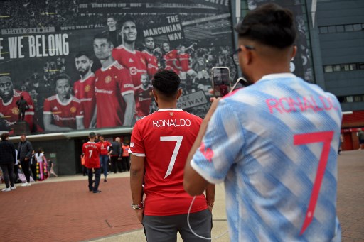 Torcedores vestiram a camisa de Cristiano Ronaldo neste sábado