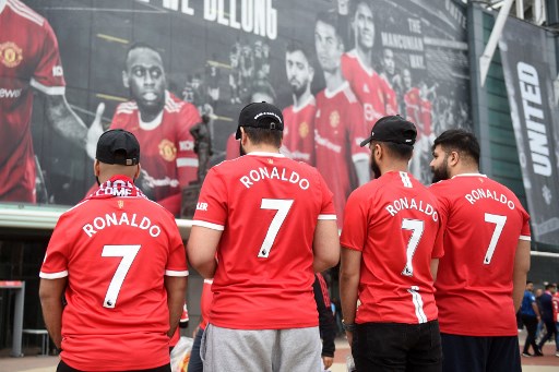 Torcedores vestiram a camisa de Cristiano Ronaldo neste sábado