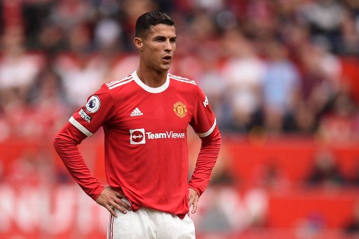 ESQUENTOU - Cristiano Ronaldo deve seguir no Manchester United para a próxima temporada. De acordo com o ‘The Telegraph’, o novo treinador do clube, Erik Ten Hag, comunicou a diretoria que deseja a permanência do craque, que tem mais um ano de contrato.