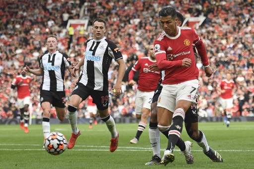Já na etapa final, após o Newcastle empatar a partida com Manquillo, Cristiano Ronaldo decidiu mais uma vez e com um chute de perna esquerda, colocou o United em vantagem novamente