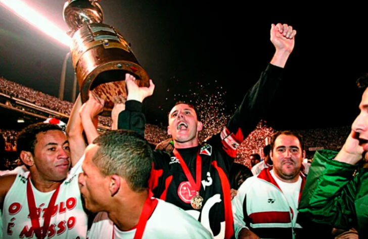 Copa Libertadores de 2005: Já em 2005, eliminou o Tigres nas quartas de final. Na etapa posterior, encarou o River Plate e se classificou para a última fase após vencer o jogo de ida por 2 a 0 e o de volta por 3 a 2. Assim, o São Paulo chegou à mais uma final no continental. Contra o Athletico-PR, conseguiu seu triunfo. 