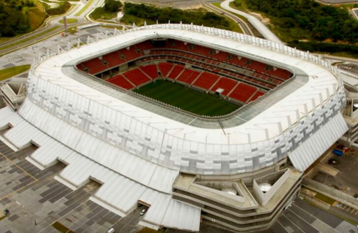 Itaipava Arena Pernambuco - Mais um patrocinado pela cervejaria, a negociação segue os moldes da Fonte Nova: originalmente, R$ 10 milhões anuais por uma década, mas com a renegociação, o acordo ficou em R$ 3 milhões anuais. 