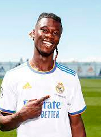 Eduardo Camavinga: Real Madrid - 18 anos - meio-campista.