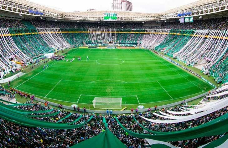 Allianz Parque (Palmeiras) - O acordo entre Palmeiras e a empresa que batiza o Allianz Parque renderá ao clube um total de R$ 300 milhões, sendo R$ 15 milhões anuais ao longo das duas décadas de acordo.