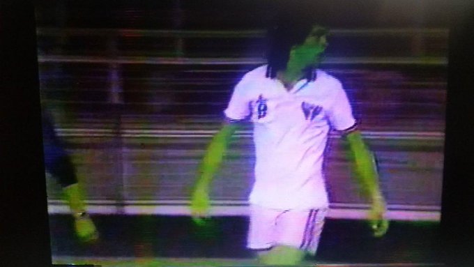 1984 - O São Paulo utilizou outra terceira camisa totalmente branca, com faixas finas com as cores do clube nas pontas das mangas. Segundo o historiador são-paulino Michael Serra, ela foi inspirada no New York Cosmos, dos EUA.