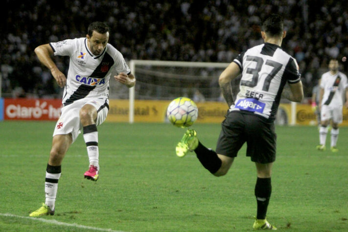 29º - Vasco 2x2 Santos - Copa do Brasil 2016 - Após perder na Vila Belmiro por 2 a 0, o time necessitava rever o placar. aos 24 minutos do primeiro tempo, Junior Dutra  cruzou na área e Nene marcou. No fim, a partida terminou empatada e a equipe carioca deixou a competição nacional. 