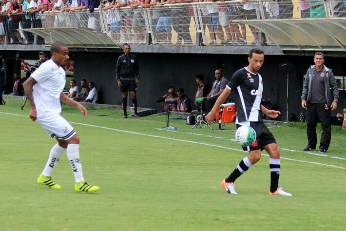 30º - Bragantino 1 x 2 Vasco - Série B 2016 - Em seu último ato na campanha de volta à elite do futebol brasileiro, Nene foi para a cobrança de pênalti e marcou o gol da vitória contra o Massa Bruta. 