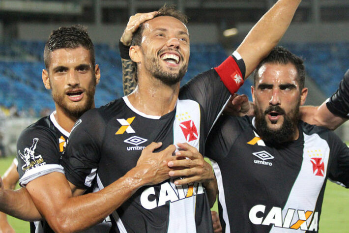2017 - Santos-AP 0x2 Vasco - Com dois gols de Nene, o Vasco estreou com vitória e carimbou a vaga para a segunda fase da competição nacional.  