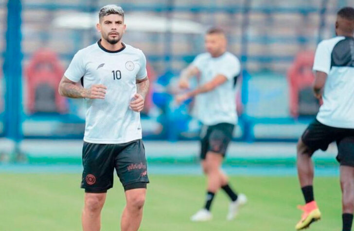 Éver Banega (33 anos) - Meio-campista - Time: Al Shabab - Passagem pela seleção da Argentina.