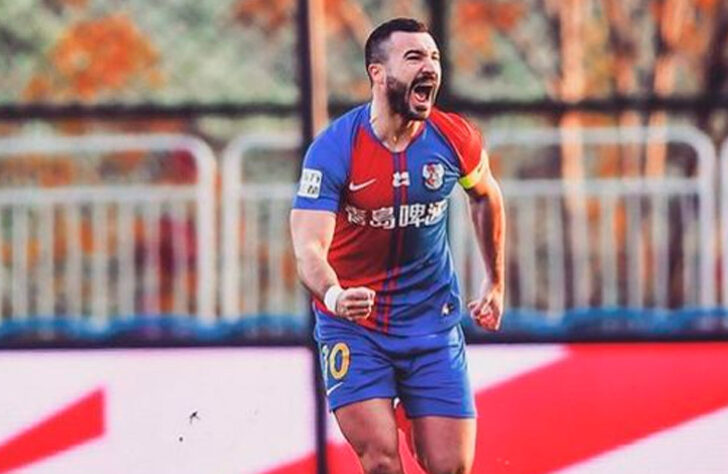 Romain Alessandrini (França) - 32 anos - Atacante - Clube: Qingdao FC (China) - Valor de mercado: 750 mil euros (R$ 4,6 milhões).