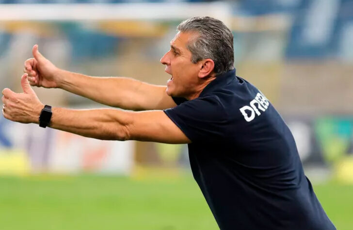 FECHADO! - O Cuiabá informou que não irá renovar o contrato do técnico Jorginho para a próxima temporada. O treinador se despede do clube após cumprir o objetivo de manter a equipe na elite do futebol nacional.