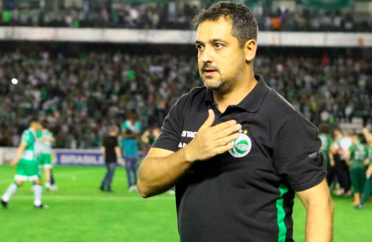 FECHADO - Após a saída de Dorival Junior para o Flamengo, o Ceará não perdeu tempo e já tem o novo comandante da equipe. Trata-se do técnico Marquinhos Santos.
