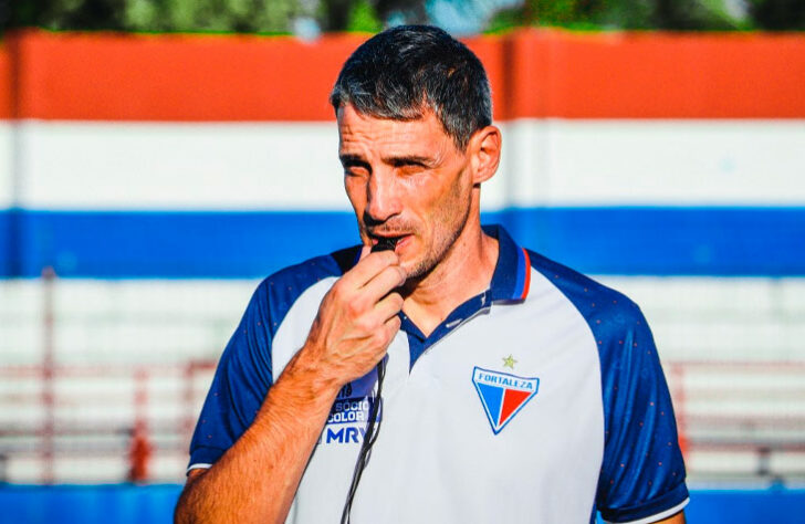 Juan Pablo Vojvoda (argentino - Fortaleza): no comando da equipe desde maio de 2021