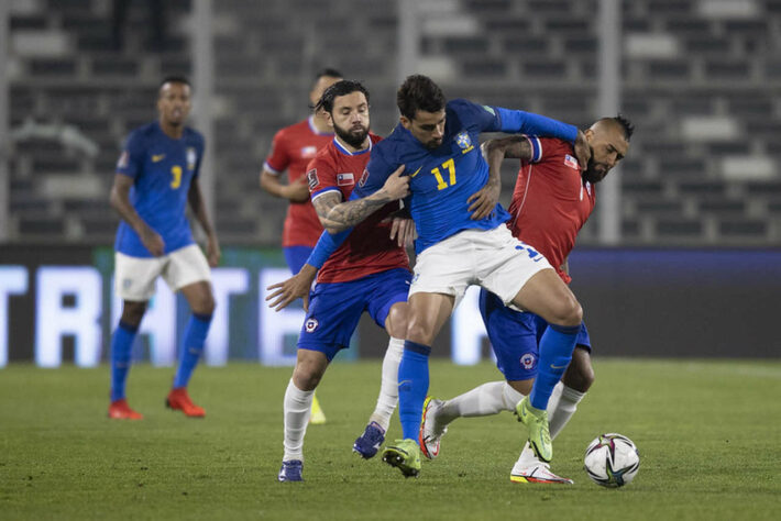 Isla compara Everton Ribeiro a craque da seleção chilena e comemora  parceria: “Jogar com ele é