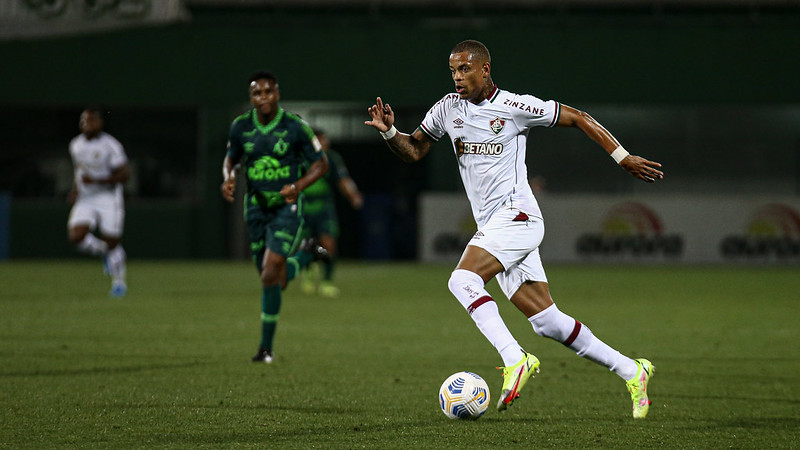 ENCAMINHADO - O atacante Caio Paulista está de saída do Fluminense e vai defender o São Paulo. Os clubes encaminharam nesta segunda-feira a negociação do jogador de 24 anos, que vai assinar por empréstimo até o fim da temporada com o clube do Morumbi. A informação da negociação foi dada inicialmente pelo jornalista Venê Casagrande. O LANCE! confirmou na sequência.