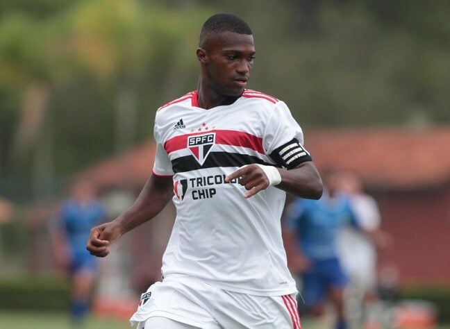 Vitinho - Atacante - Um dos destaques da partida, com três gols marcados, o atacante de 20 anos tem contrato com o São Paulo até junho de 2022.
