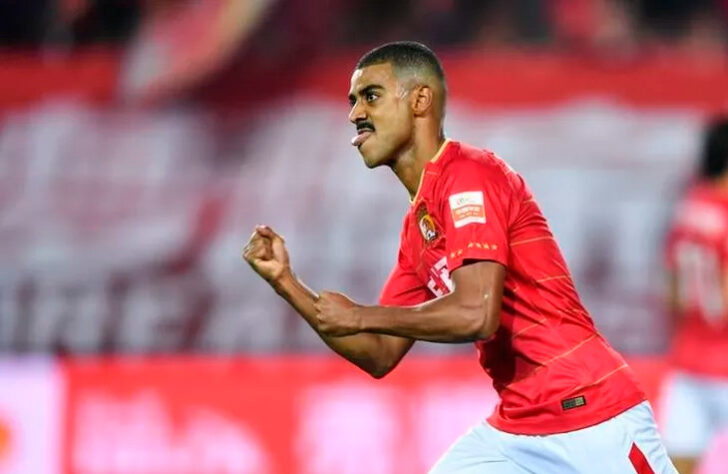 Alan - Posição: Atacante - Idade: 32 anos - Nacionalidade: Brasileiro naturalizado chinês - Período no Guangzhou FC: 16/01/2015 até 07/02/2019, 31/01/2020 até 28/02/2020 e 31/12/2020 até atualmente.