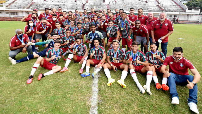 O Fluminense conquistou o título do Campeonato Carioca ao vencer o Flamengo por 4 a 2 no placar agregado, na Gávea. Assim como acontece todo ano, essa geração é vista com alta expectativa pelos torcedores. Veja quem são e a duração dos contratos das joias tricolores.