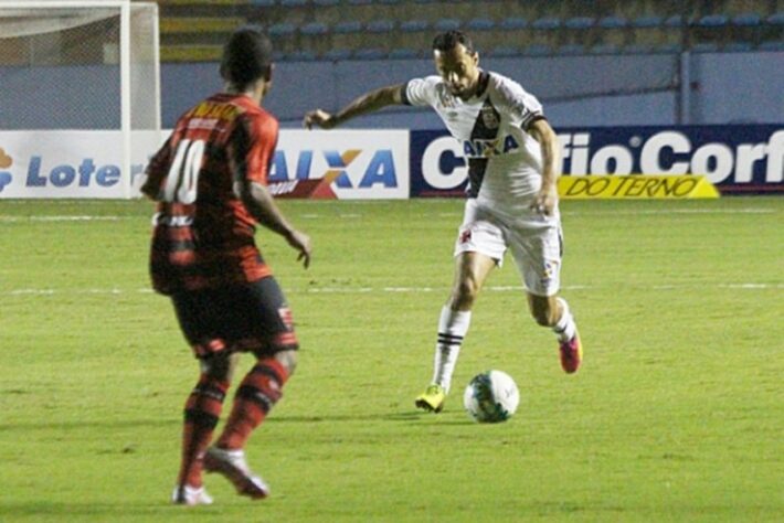 24º - Oeste 1x1 Vasco - Brasileirão 2016 - Fora de casa, depois do lançamento de Pikachu, Nene chutou forte no canto de Felipe Alves aos 23 segundos de jogo. Na época, o treinador da equipe paulista era Fernando Diniz, atual comandante do Gigante da Colina.