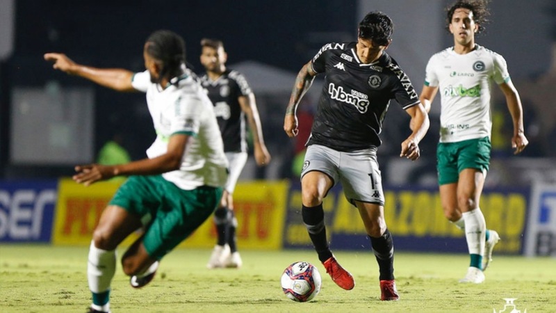 GOIÁS - SOBE: A equipe explorou mais as jogadas aéreas com Nicolas e Alef Manga, que foram os jogadores que se destacaram na frente. / DESCE: O Esmeraldino errou demais na saída de bola e deu espaço para o Vasco trabalhar a bola. A defesa, desatenta, viu o adversário fazer dois gols de cabeça.