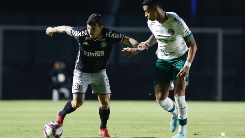 Com a presença da torcida em São Januário, o Vasco derrotou o Goiás por 2 a 0 e conquistou sua segunda vitória seguida pela Série B. Os gols foram marcados por Morato e Gabriel Pec. Com o triunfo, o Cruz-Maltino soma 40 pontos, enquanto o Esmeraldino permanece com 45. Confira as notas dos jogadores vascaínos (Por Felipe Melo - felipeeduardo@lancenet.com.br).