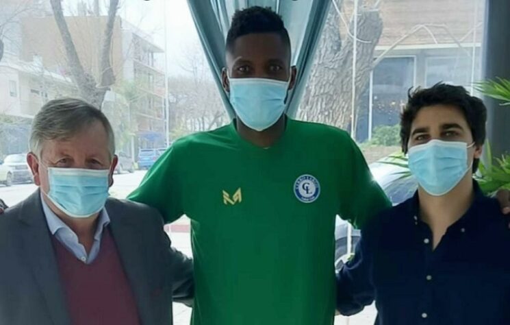 FECHADO - Conhecido durante sua carreira como “Dida” pelo biotipo muito semelhante ao do histórico goleiro brasileiro, o equatoriano Alexander Domínguez se tornou reforço do Cerro Largo na última janela de transferências. O acordo entre as partes tem validade de um ano.