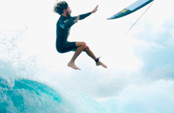 Em 2012, Matt Meola, vencedor do Innersection’s (prêmio oferecido aos melhores vídeos de manobras insanas) foi o terceiro surfista a registrar o backflip.