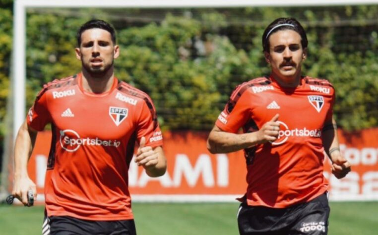 FECHADO - O São Paulo teve uma boa notícia na manhã desta sexta-feira (10). A dupla Calleri e Gabriel teve seu nome publicado no BID (Boletim Informativo Diário) da CBF e já está liberada para estrear no Tricolor.  Agora, a presença dos jogadores vai depender das avaliações físicas e da comissão técnica de Hernán Crespo.