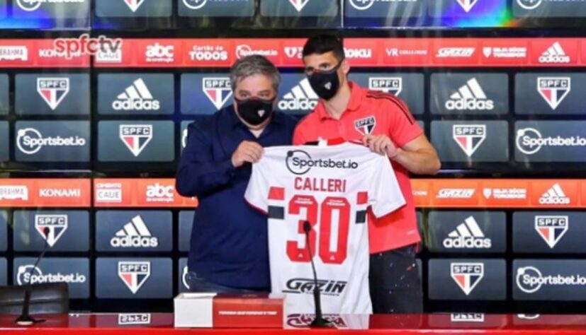 FECHADO - O São Paulo apresentou no começo da tarde desta quarta-feira (8), o atacante Jonathan Calleri, que retorna ao clube cinco anos depois de sua primeira passagem. Em entrevista coletiva, o jogador falou sobre a sua volta ao clube do Morumbi e agradeceu a diretoria são-paulina. 