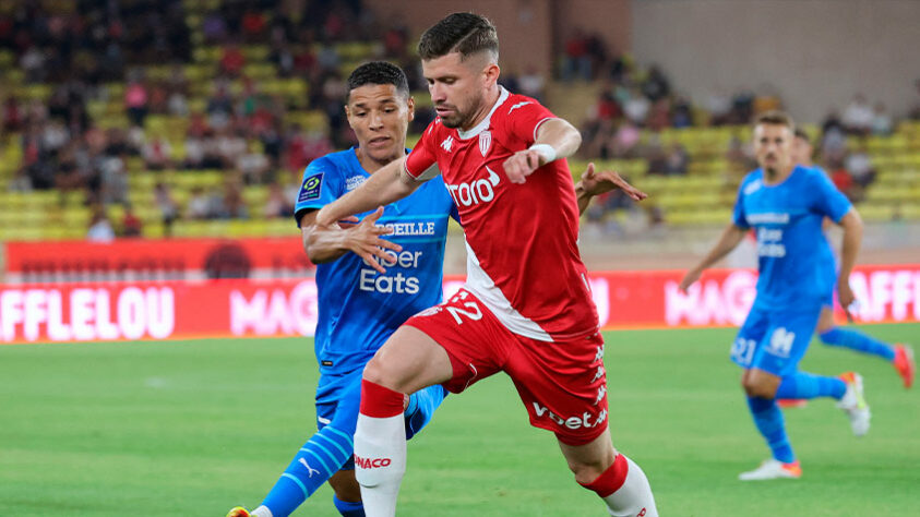 Caio Henrique foi grande destaque no Campeonato Francês. O lateral anotou um gol e uma assistência na vitória por 4 a 0 do Monaco sobre o Clermont. Caio é o brasileiro com maior número de assistências na competição, com cinco, a frente de jogadores como Lucas Paquetá, Bruno Guimarães, Neymar e Gerson.