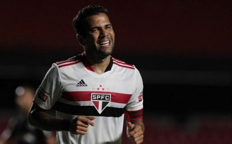 Daniel Alves (lateral-direito) - 38 anos - Sem clube desde setembro de 2021 - Último clube: São Paulo - Valor de mercado: 1 milhões de euros (R$ 6,6 milhões).