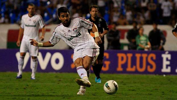 Entre 2010 e 2013, Deco atuou em 92 jogos e fez 7 gols pelo Fluminense. O Maestro foi Bicampeão Brasileiro nos anos de 2010 e 2012, além de Campeão Carioca em 2012.