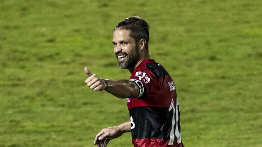 Diego Ribas (36 anos) - Meio-campista do Flamengo - Valor de mercado: 1,3 milhão de euros - O Flamengo também pretende renovar seu contrato.