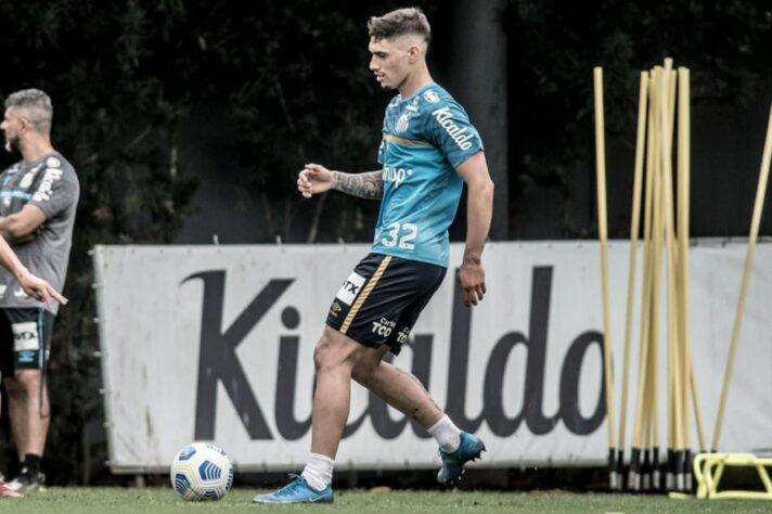 FECHADO - O zagueiro uruguaio Emiliano Velázquez, recém-contratado pelo Santos, apareceu no Boletim Informativo Diário (BID) da CBF nesta quinta-feira (8). Apesar da boa notícia, o jogador ainda não poderá jogar neste sábado (11) contra o Bahia, na Vila Belmiro.