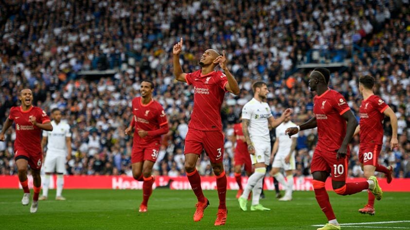 Fabinho: o volante se destacou na vitória do Liverpool por 3 a 0 contra o Leeds, e o brasileiro fez o segundo gol dos Reds na partida.