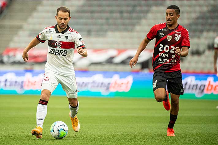 COM PÚBLICO - Flamengo x Athletico-PR (3/10, 16h) - O Flamengo não enviou representante para a reunião do Conselho, pois achava que a decisão cabia às autoridades locais. Já o Furacão foi o único clube que se opôs ao retorno da torcida.